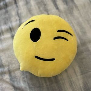 Winking Face Emoji Pilliw